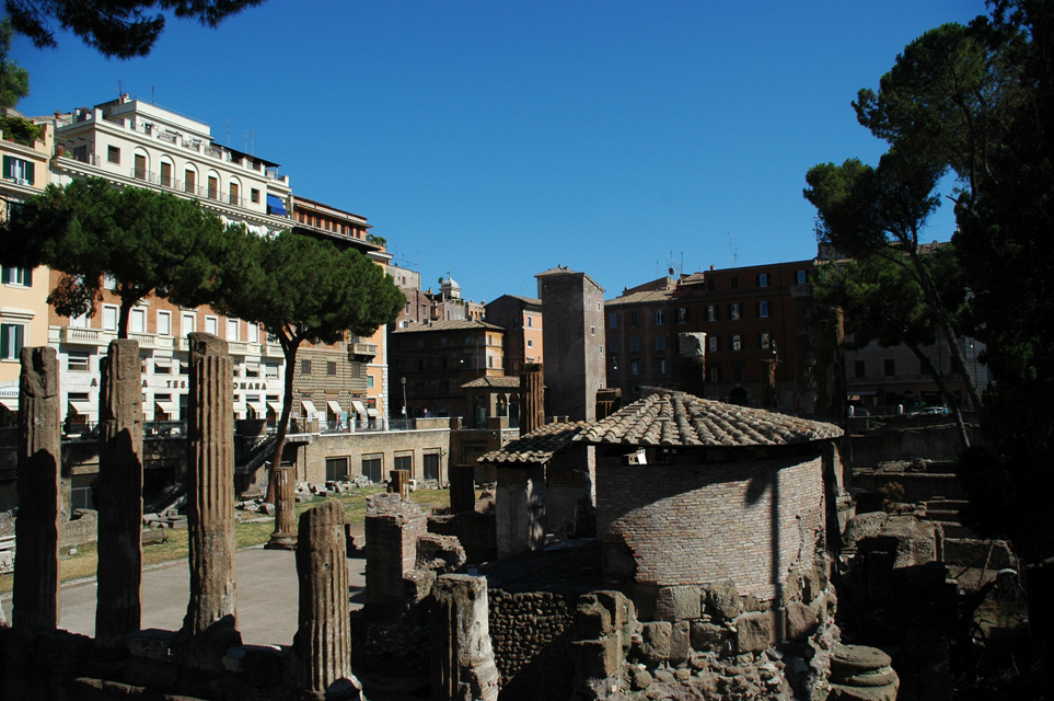 FCO Rome - Largo di Torre Argentina excavations 02 3008x2000