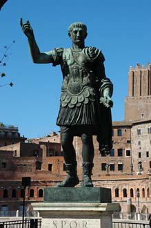 FCO Rome - Mercati di Traiano markets with statue of Traiano 02 3008x2000
