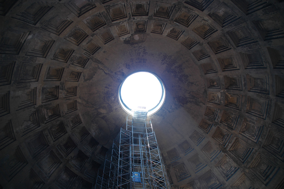 FCO Rome - Pantheon dome with oculus 02 3008x2000