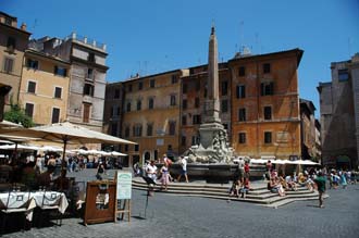 FCO Rome - Piazza della Rotonda with fountain 02 3008x2000