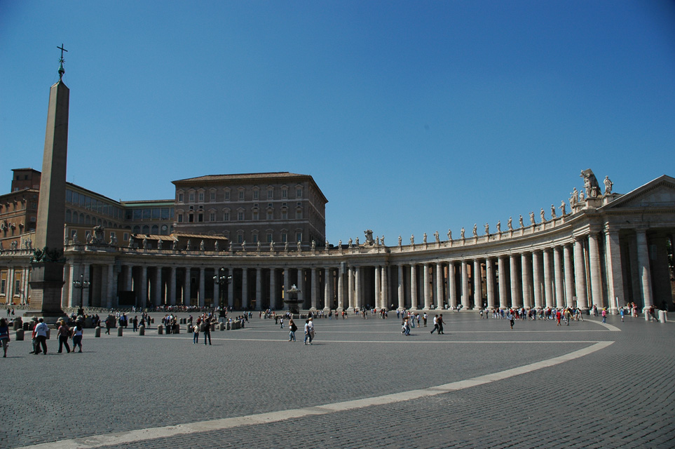 FCO Rome - Piazza San Pietro 01 3008x2000