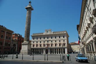 FCO Rome - Colonna Antonina on Piazza Colonna 3008x2000