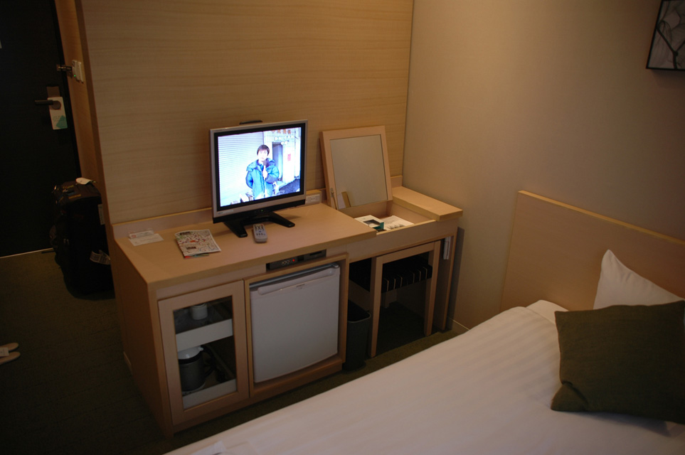 NRT Tokyo - room in the Yaesu Terminal Hotel with flatscreen LCD TV 3008x2000