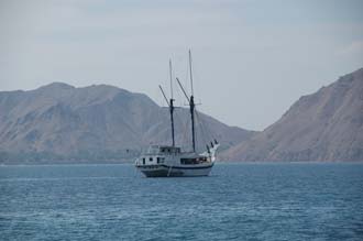 BMU Komodo Island Ombak Putih sailing ship anchoring off Komodo Island 3008x2000