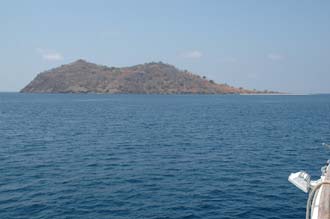 BMU Komodo Island Ombak Putih sailing to Pulau Sabola Island 4 3008x2000