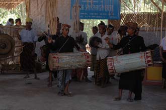 AMI Lombok Loang Gali village traditional dance performance 1 3008x2000