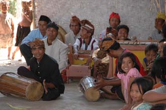 AMI Lombok Loang Gali village traditional dance performance 24 3008x2000
