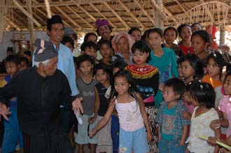 AMI Lombok Loang Gali village traditional dance performance 43 3008x2000