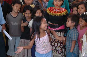 AMI Lombok Loang Gali village traditional dance performance 45 3008x2000