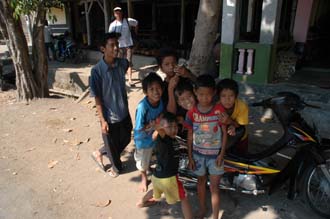 AMI Lombok Masbagik Timur pottery village kids 3 3008x2000
