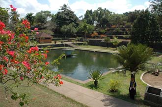 AMI Lombok Taman Narmada Park Water Palace small pool 3008x2000