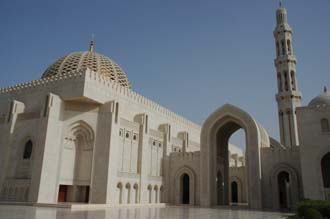 MCT Muscat - Sultan Qaboos Grand Mosque near Al-Athaiba main prayer hall with minaret 3008x2000