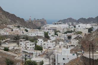 MCT Muscat - walled city of Muscat as seen from the old pass-road to Mutrah 3008x2000