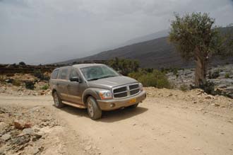 MCT crossing the Al-Jabal Akhdar mountains near Nizwa with a 4WD 3008x2000