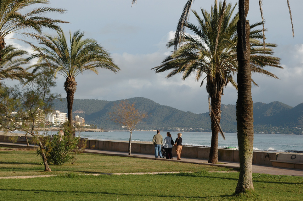 PMI Mallorca - Cala Millor - beach promenade 3008x2000