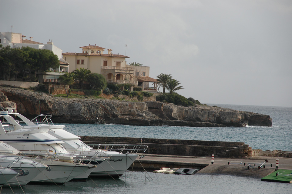 PMI Mallorca - Porto Cristo - entrance to the port 02 3008x2000
