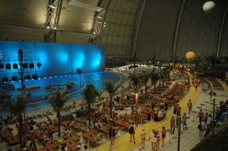 TGL Tropical Islands Resort Krausnick Brand South Sea pool panorama by night 02 3008x2000