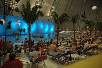 TGL Tropical Islands Resort Krausnick Brand South Sea pool panorama by night 03 3008x2000