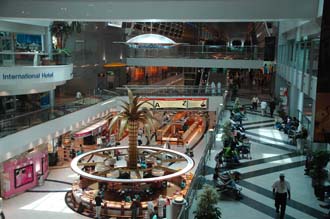 DXB Dubai International Airport - duty free area 02 3008x2000