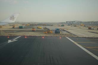 DXB Dubai International Airport - new runway under construction in january 2006 01 3008x2000