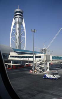 DXB Dubai International Airport - tower with finger 5340x3400