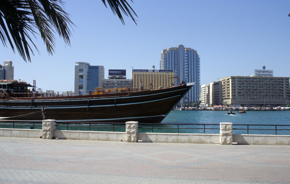 DXB Dubai creek - Bur Dubai promenade with dhow 5340x3400