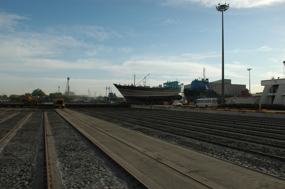 DXB Dubai Al-Jaddaf dhow building yard - dhow in the dry-dock 02 3008x2000