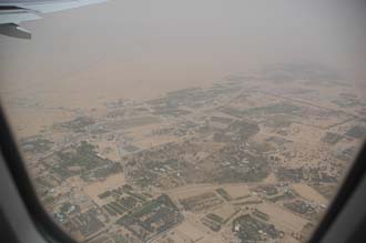 DXB Dubai from aircraft - residential area with trees on the border with the desert 02 3008x2000