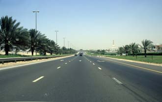 DXB Dubai - return to Dubai on palm-fringed highway 5340x3400