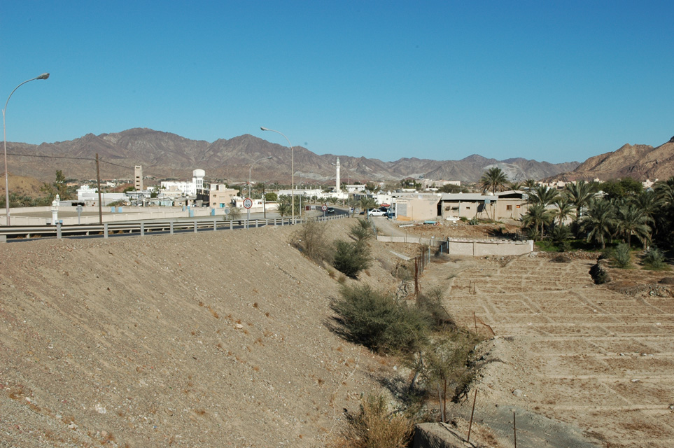 DXB Hatta - access road to Hatta Town with view towards the Hatta Fort Hotel in the north 3008x2000