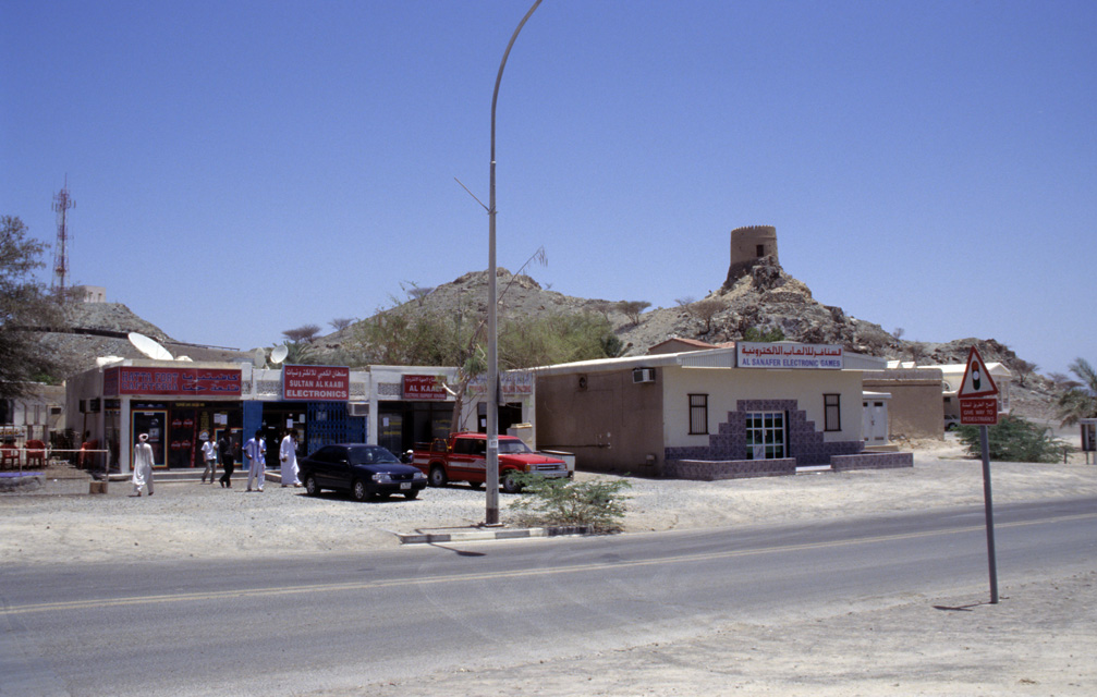 DXB Hatta - shops in the center of town with watchtower 5340x3400