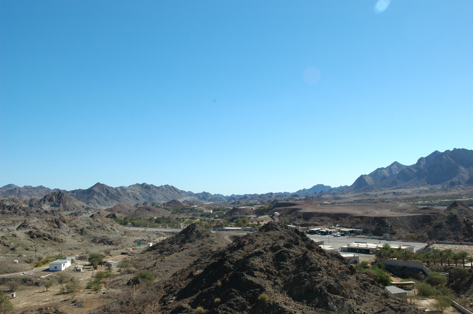 DXB Hatta - view towards east with street to Al-Wajajah Border Post and Sohar 02 3008x2000