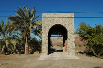 DXB Hatta - entrance gate to a palm plantation 01 3008x2000