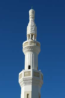 DXB Hatta - mosque in central Hatta minaret detail 3008x2000