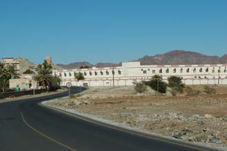 DXB Hatta - public school building in Hatta with watchtower 3008x2000