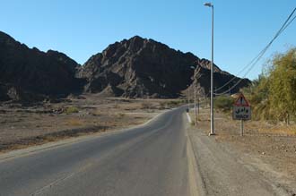 DXB Hatta - road to the Hatta Pools crossing a Wadi 3008x2000