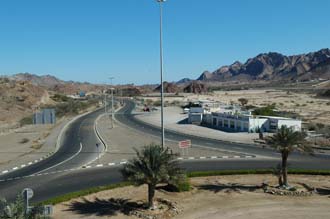DXB Hatta - street to Al-Wajajah Border Post and Sohar seen from the tower in the Fort roundabout in Hatta Town 3008x2000