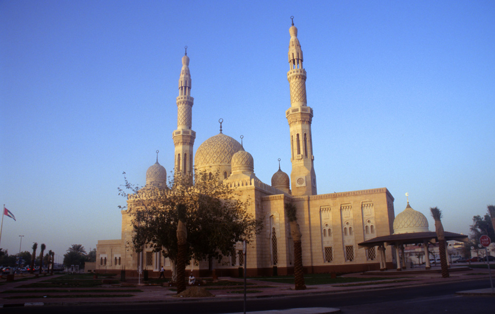 DXB Dubai Jumeirah Beach - Jumeirah mosque in the last rays of the evening sun 5340x3400