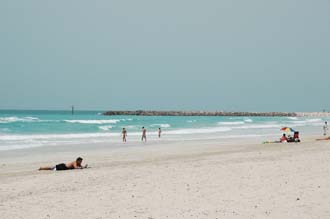 DXB Dubai Jumeirah Beach - white sandy beach near the Burj Al Arab Hotel 01 3008x2000
