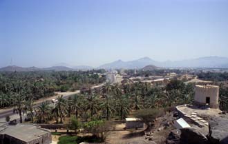 DXB Bidiya - village view with street from watchtower above Bidiya mosque 5340x3400