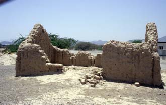 DXB Fujairah - ruins of Old Fujairah an abandoned coastal desert village 01 5340x3400